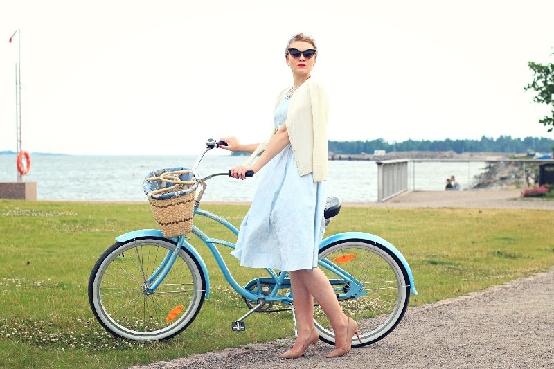 Это платье не для езды на велосипеде